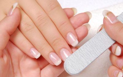 Aprende a fortalecer las uñas quebradizas